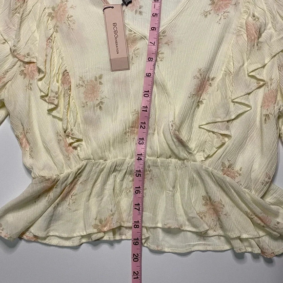 NEW BCBGeneration Medium Floral Ruffle Crossover Blouse - Picture 4 of 7